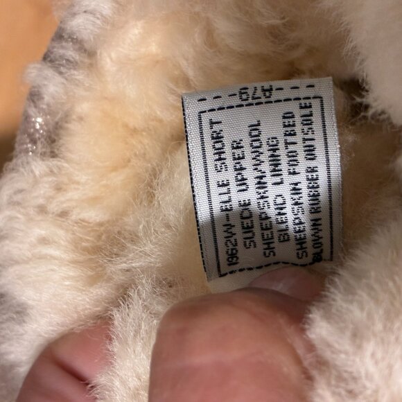 Bearpaw  Women's Snow Boot / ELLE SHORT/Size 8/Beige Gols - Picture 6 of 7